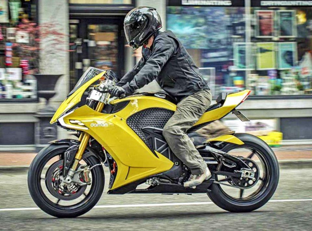 Damon Hypersport: A Superbike Elétrica Inteligente e Adaptável