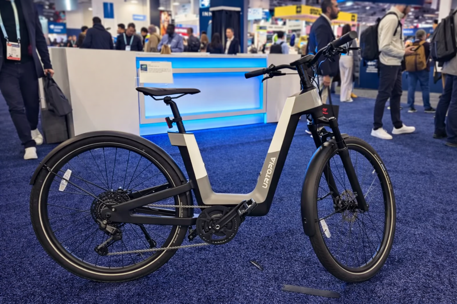 Bicicleta elétrica com bateria e motor duplos consegue atingir até 200 km de autonomia