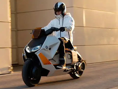 BMW CE 04 2026: O Futuro da Mobilidade Urbana chegou