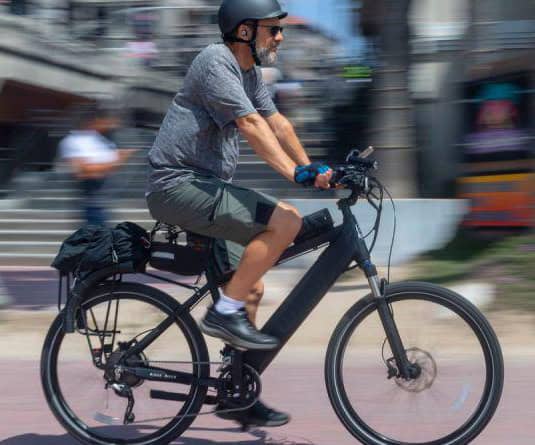 Quantos quilômetros posso percorrer com uma bicicleta elétrica?