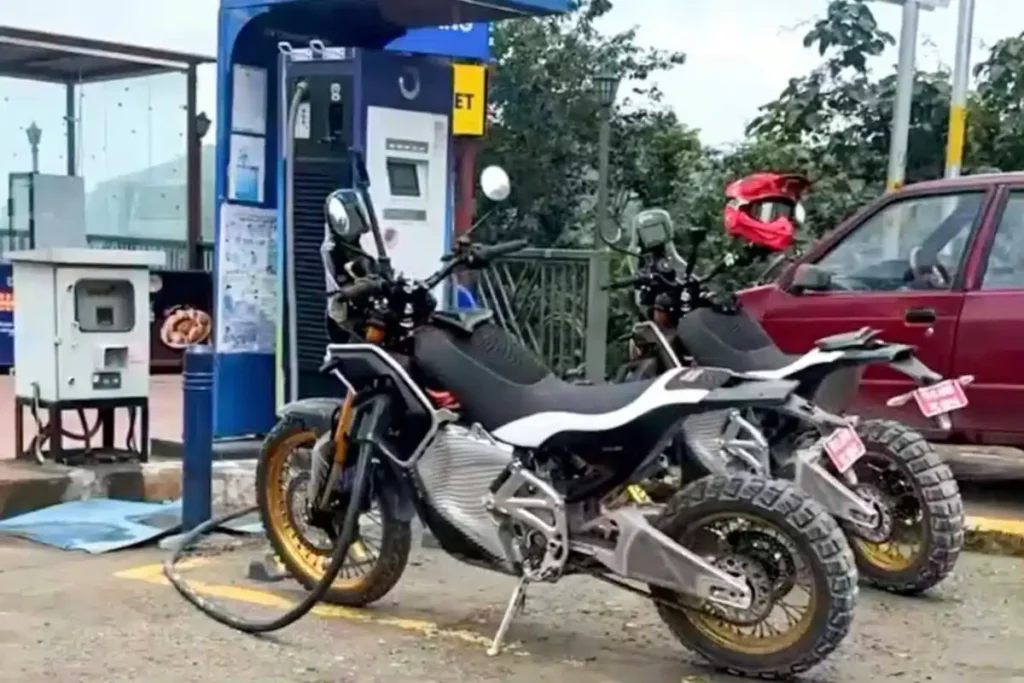 Royal Enfield Himalayan elétrica? Veja fotos do novo modelo flagrado em testes