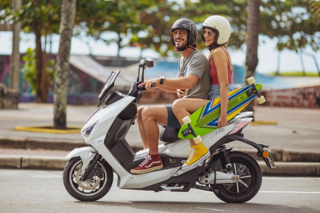 Scooter elétrica para cidade ou estrada?