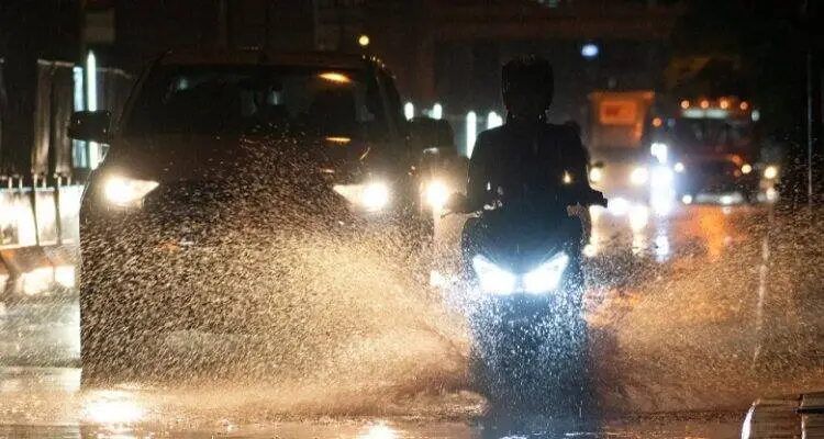 Scooter elétrica pode molhar?