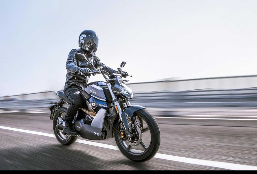 Super Soco TC-Max moto elétrica potente, econômica  e estilosa 