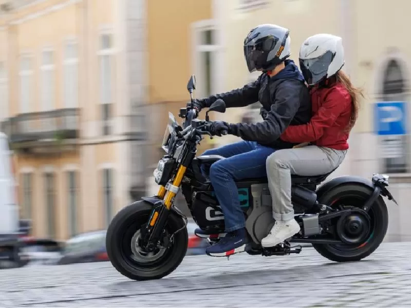BMW CE 02 SCOOTER 02
